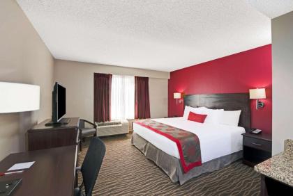 Ramada by Wyndham Columbus Hotel & Conference Center - image 7