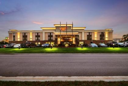 Hampton Inn West - image 1