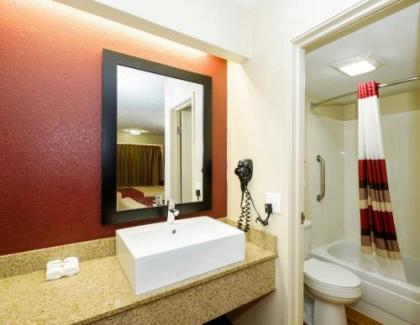 Red Roof Inn Columbus West - Hilliard - image 2