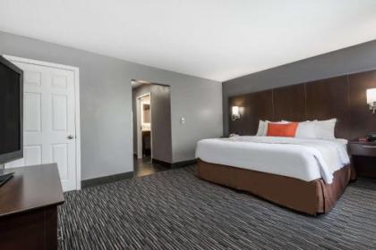 Hawthorn Suites by Wyndham Columbus West - image 3