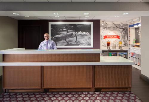 Hampton Inn & Suites Columbus-Easton Area - image 4