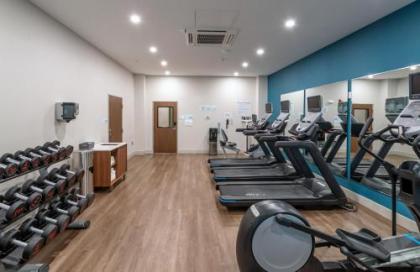 Holiday Inn Express & Suites - Columbus - Worthington an IHG Hotel - image 4