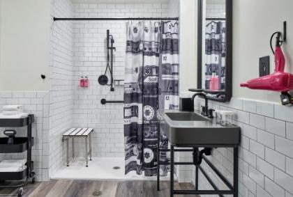 Moxy Columbus Short North - image 2