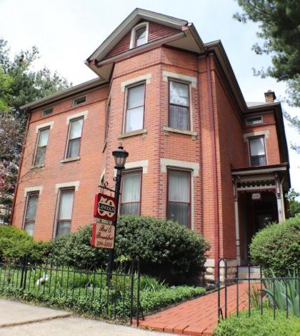 50 Lincoln Short North Bed  Breakfast