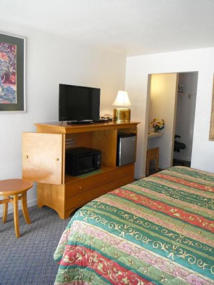 Colusa Riverside Inn - image 4