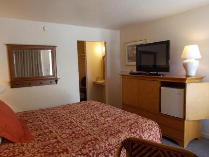 Colusa Riverside Inn - image 7