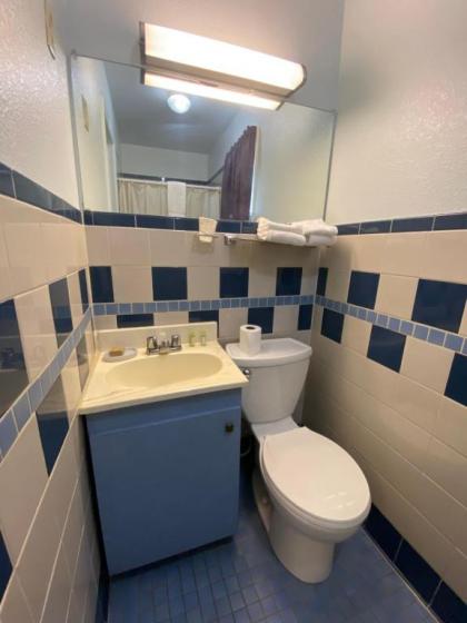 Regency Inn Comanche - image 8