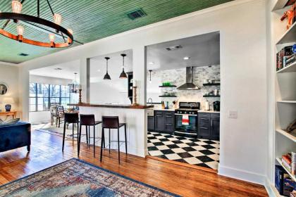 Comfort Cottage with Patio by Top Outdoor Attractions - image 14