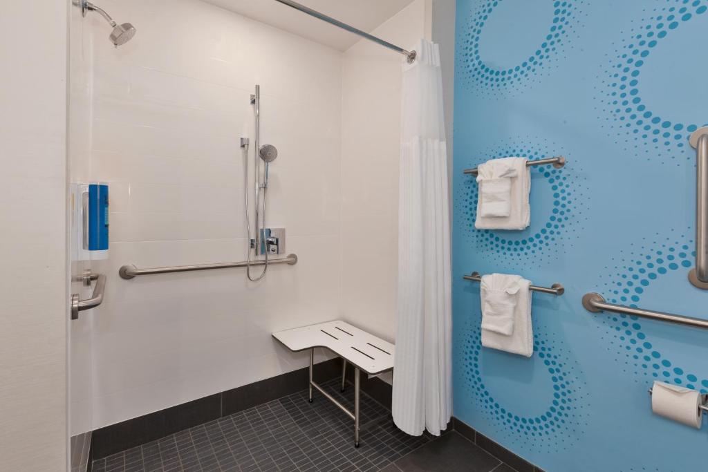 Tru By Hilton Comstock Park Grand Rapids MI - image 6