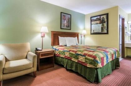 Regency Inn - image 3