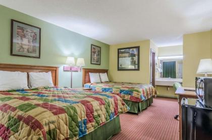 Regency Inn - image 5