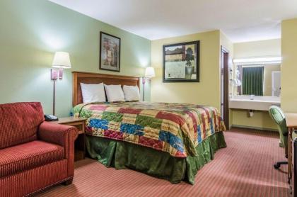 Regency Inn - image 6