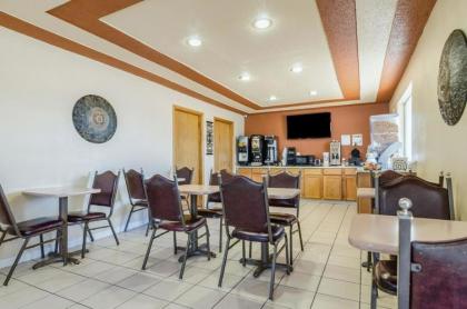 Regency Inn - image 7
