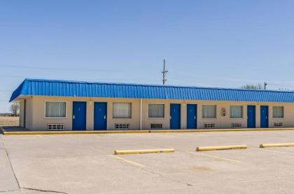 Regency Inn - image 9