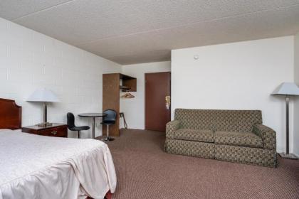 M&M Motel - image 14