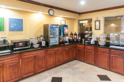 Comfort Inn Conroe - image 9