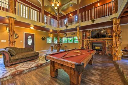 Spacious Conroe Home with Foosball and Pool table