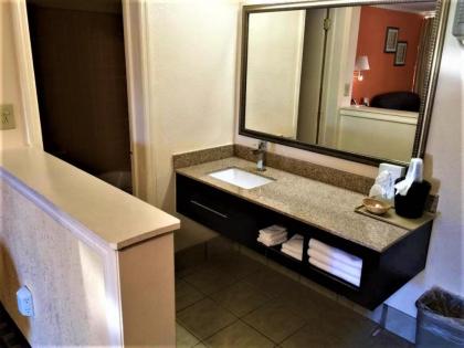 Budget Inn Conway - image 15