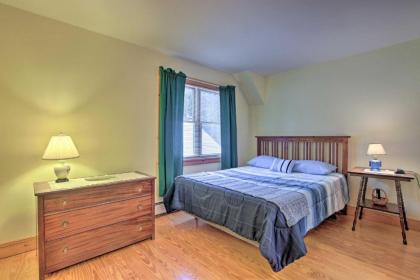 Private Northampton Area Home on 8 Lush Acres - image 13