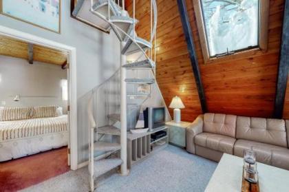 Tranquil Pond Retreat - image 15