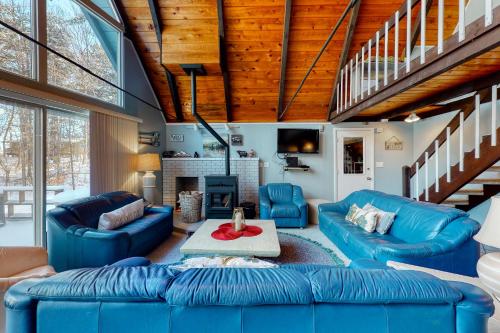 Tranquil Pond Retreat - image 2