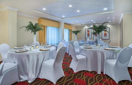 Hampton Inn Conyers - image 19
