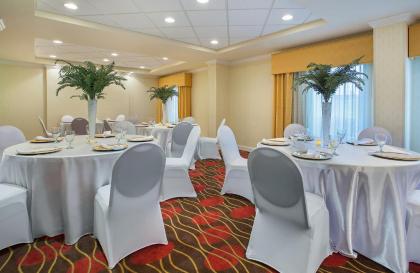 Hampton Inn Conyers - image 21