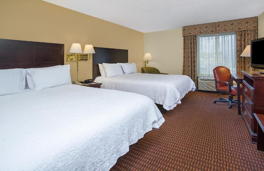 Hampton Inn Conyers - image 3