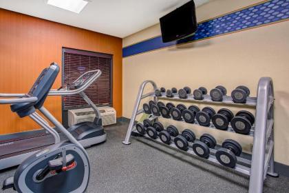 Hampton Inn Conyers - image 8