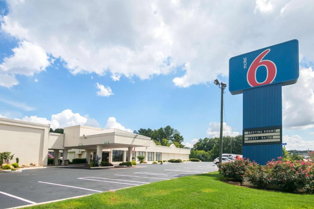 Motel 6-Conyers GA - main image