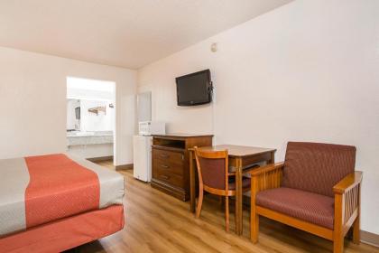 Motel 6-Conyers GA - image 11