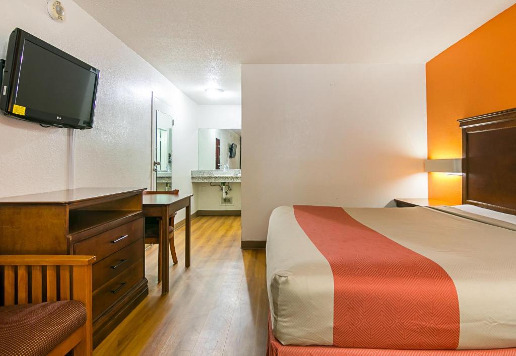Motel 6-Conyers GA - image 7