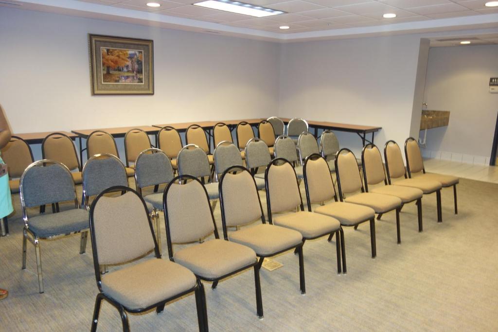 Country Inn & Suites by Radisson Conyers GA - image 7