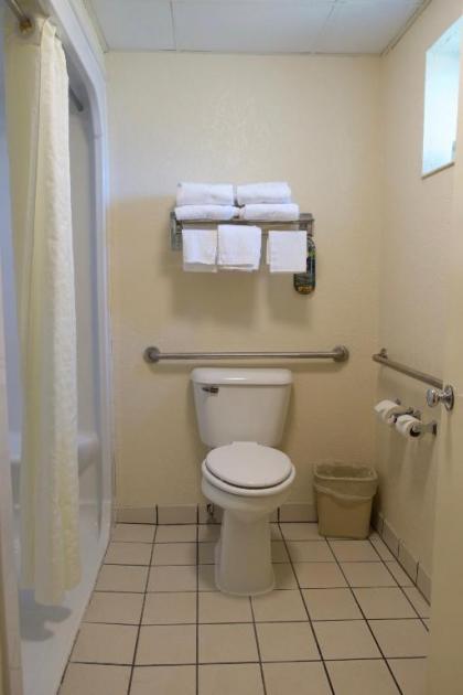 Best Western Thunderbird Motel - image 8