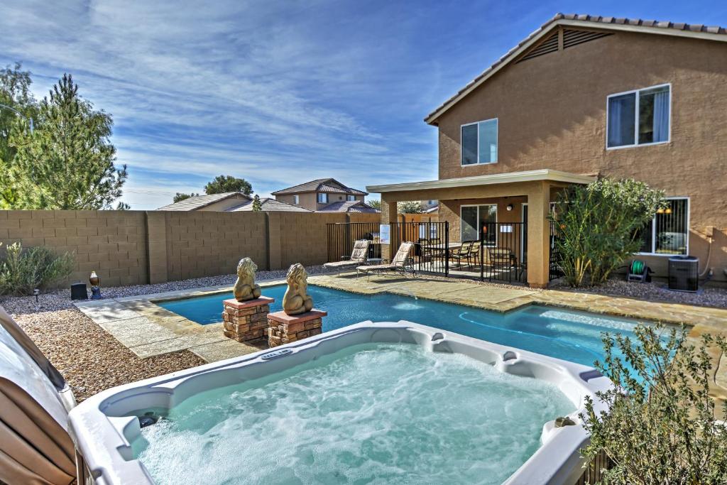 Coolidge Getaway with Pool Hot Tub and Fire Pit! - main image