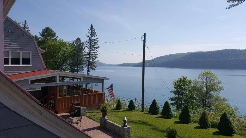 Cobblescote on the Lake - main image