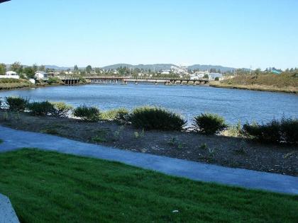 Edgewater Inn Coos Bay - image 9