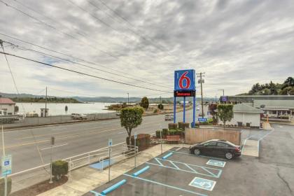 Motel 6-Coos Bay OR - image 15
