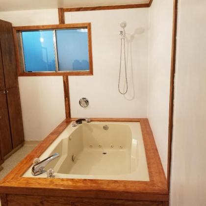 Plainview Motel - image 8