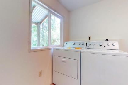 Sea Spray Hideaway - image 9
