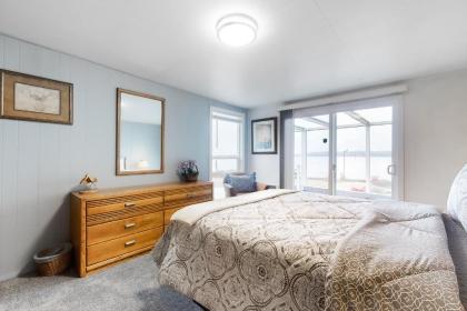 Gray Goose Beach Cottage - image 13