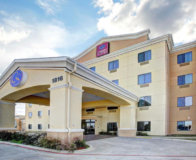 Quality Suites - main image