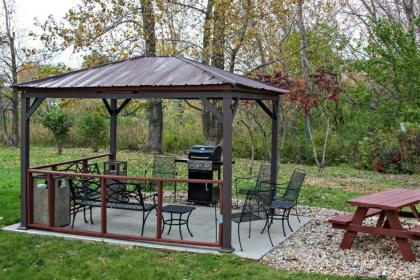 MainStay Suites Coralville - Iowa City - image 14