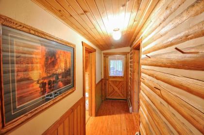 Glacier Homestead - image 15