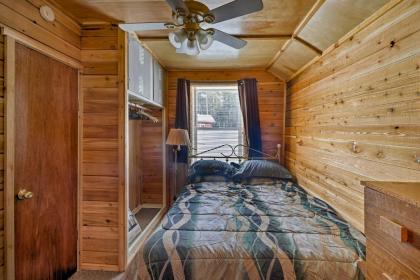 West Glacier Cabin with Gas Grill Near Flathead River - image 5
