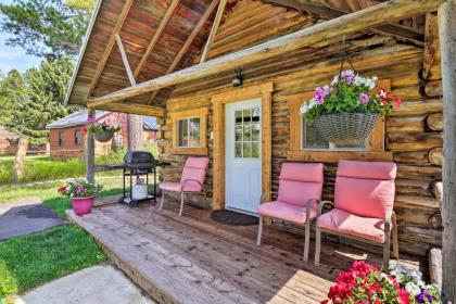 West Glacier Cabin with Gas Grill Near Flathead River - image 8