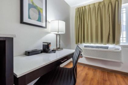 Quality Inn - image 21