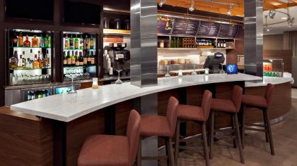 Courtyard by Marriott Pittsburgh Airport - image 12