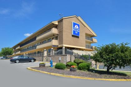 Americas Best Value Inn-Pittsburgh Airport - image 14