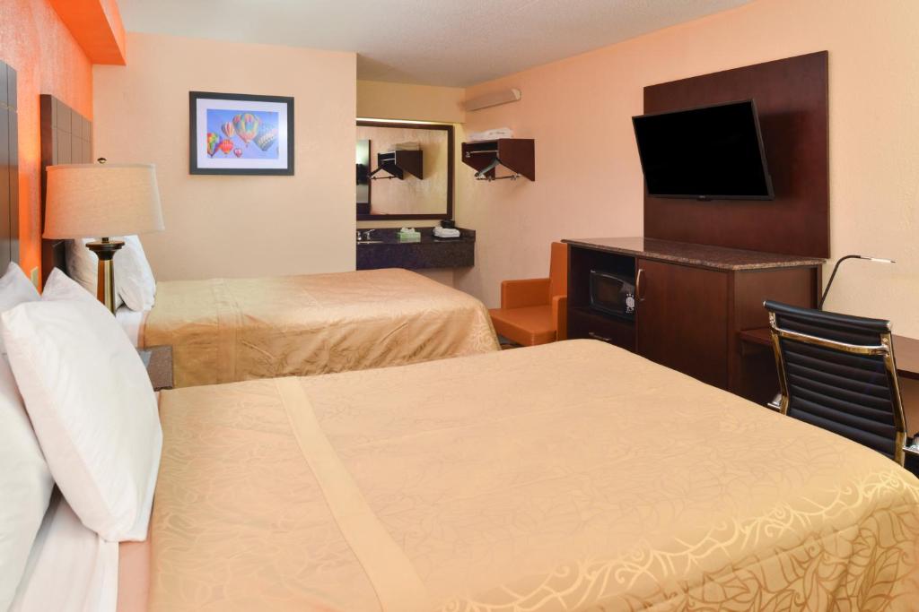 Americas Best Value Inn-Pittsburgh Airport - image 5